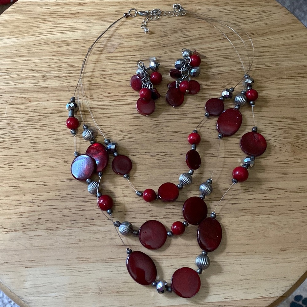 Red & silver beaded necklace & earrings